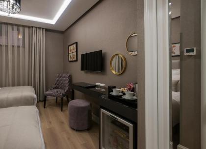 Le Petit Palace Hotel - image 16