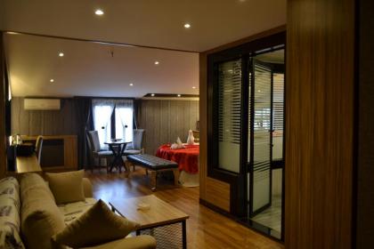 Gumus Palace Suites - image 1