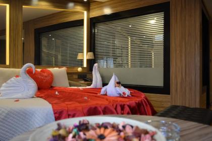 Gumus Palace Suites - image 13