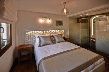 Arart Hotel - image 7