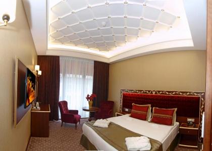 MB Deluxe Hotel - image 15