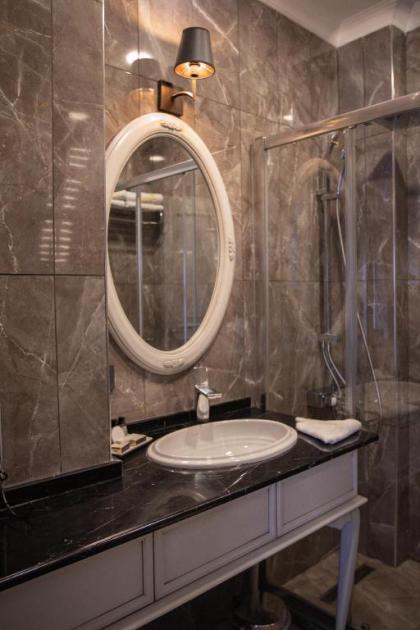 Louis Rooms - image 21
