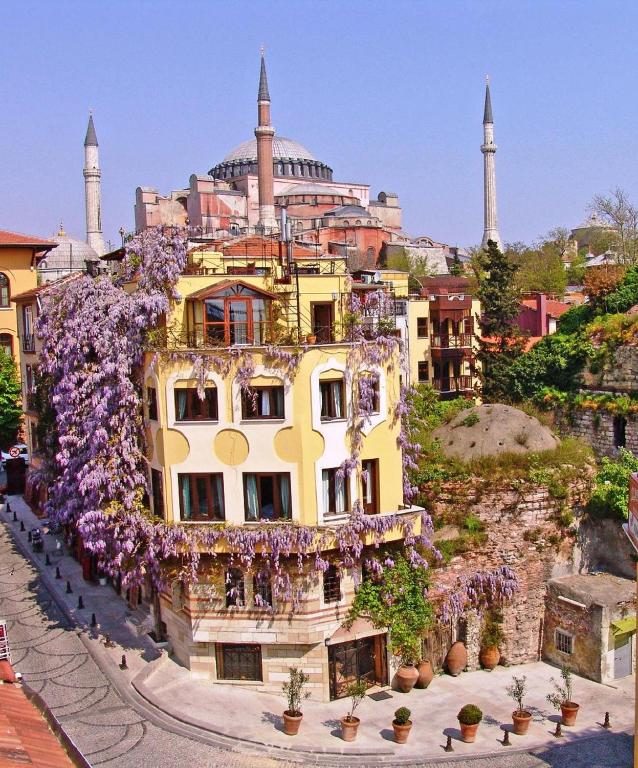 Hotel Empress Zoe - main image