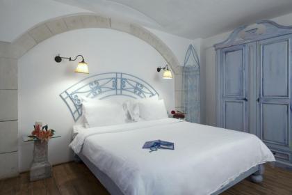 Hotel Empress Zoe - image 10