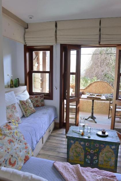 Hotel Empress Zoe - image 11