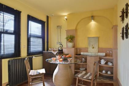 Hotel Empress Zoe - image 13