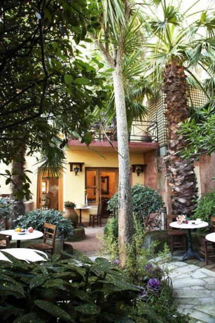 Hotel Empress Zoe - image 19