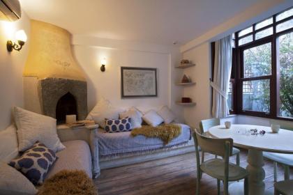 Hotel Empress Zoe - image 4