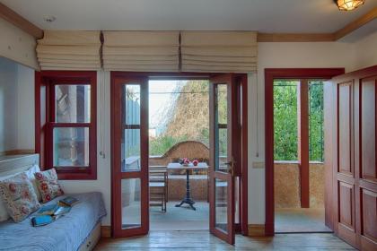 Hotel Empress Zoe - image 6