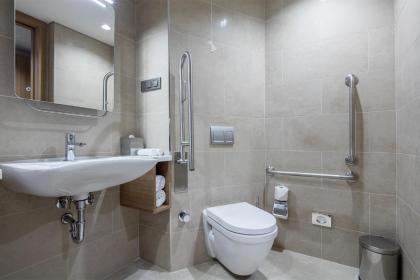 Hampton by Hilton Istanbul Zeytinburnu - image 10