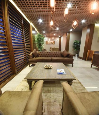 The Elegant Hotel - image 14