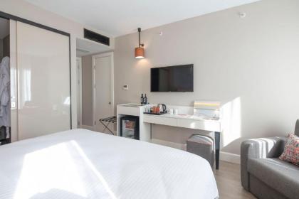 Sparkle Hotel - image 7