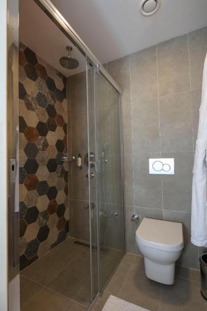 Sparkle Hotel - image 9