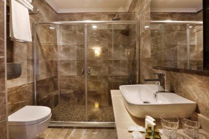 The White Orient Hotel - image 10