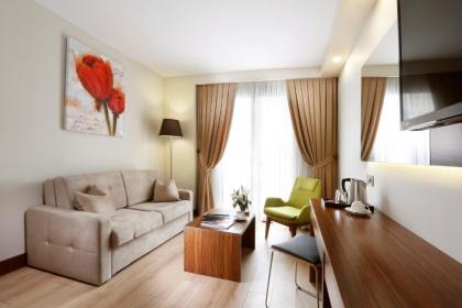 The White Orient Hotel - image 12