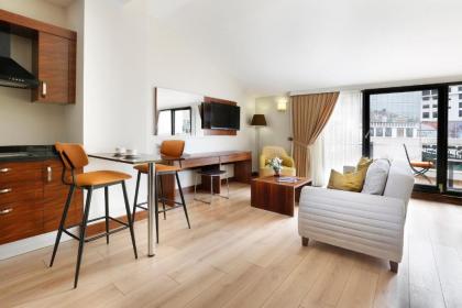 The White Orient Hotel - image 13