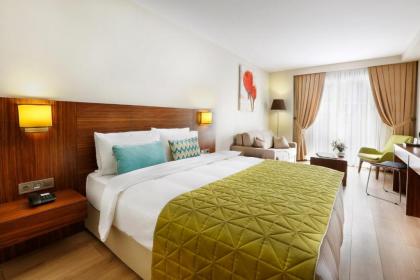 The White Orient Hotel - image 2