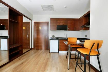 The White Orient Hotel - image 4