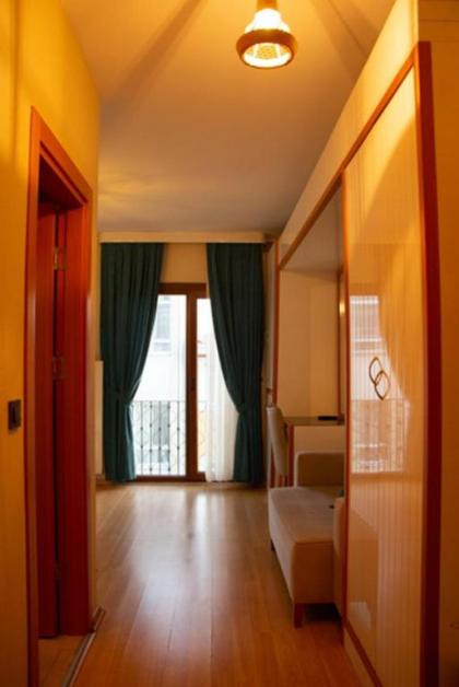 Mezzo Hotel - image 20