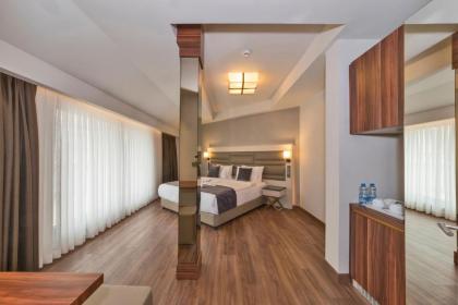 GOLDEN ROYAL HOTEL - image 13