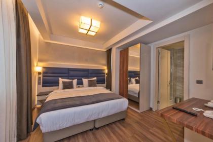 GOLDEN ROYAL HOTEL - image 20