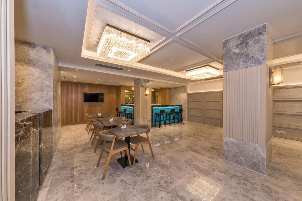 GOLDEN ROYAL HOTEL - image 6