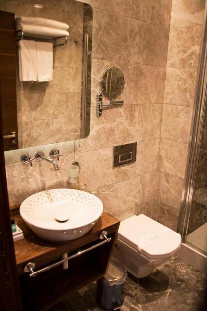 Old Port Hotel - image 10