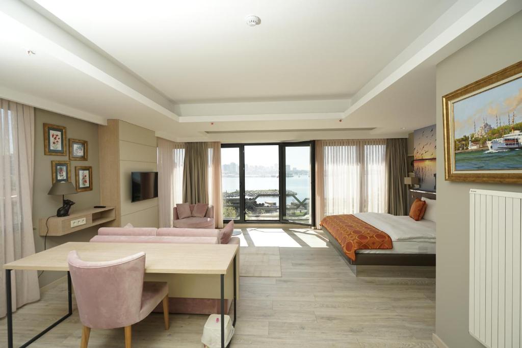 Riva's Moda - main image