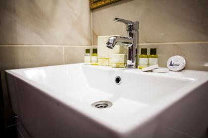 Green Garden Hotel - image 16