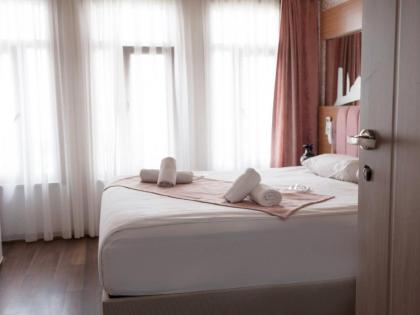 HOTEL MEGARON - image 19