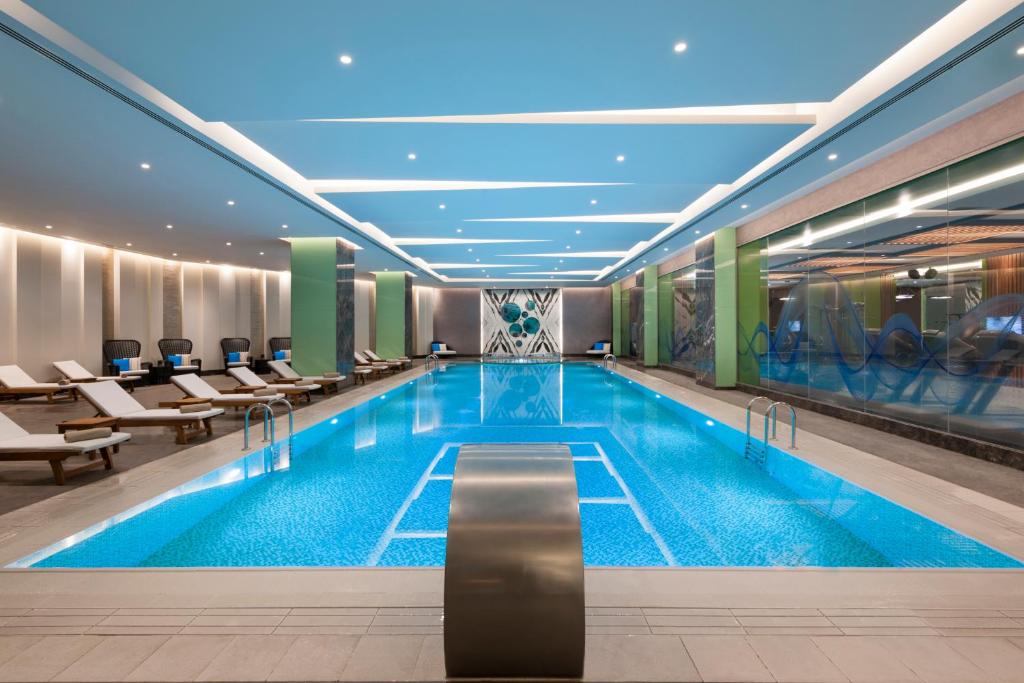 Elite World Asia Hotel - image 2