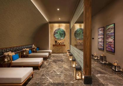 Elite World Asia Hotel - image 9