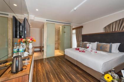 Darkmen Hotel - image 16