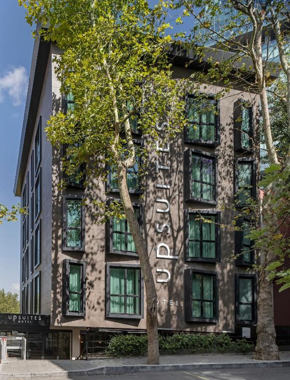 Upsuites Hotel - main image