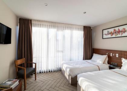 Upsuites Hotel - image 12