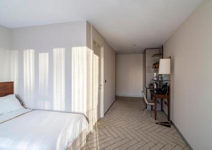 Upsuites Hotel - image 14