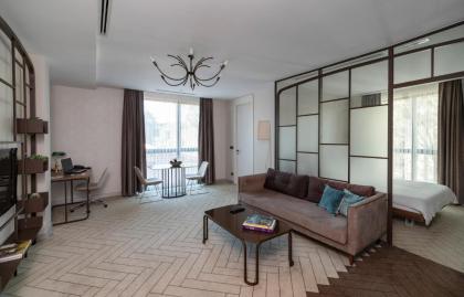 Upsuites Hotel - image 20