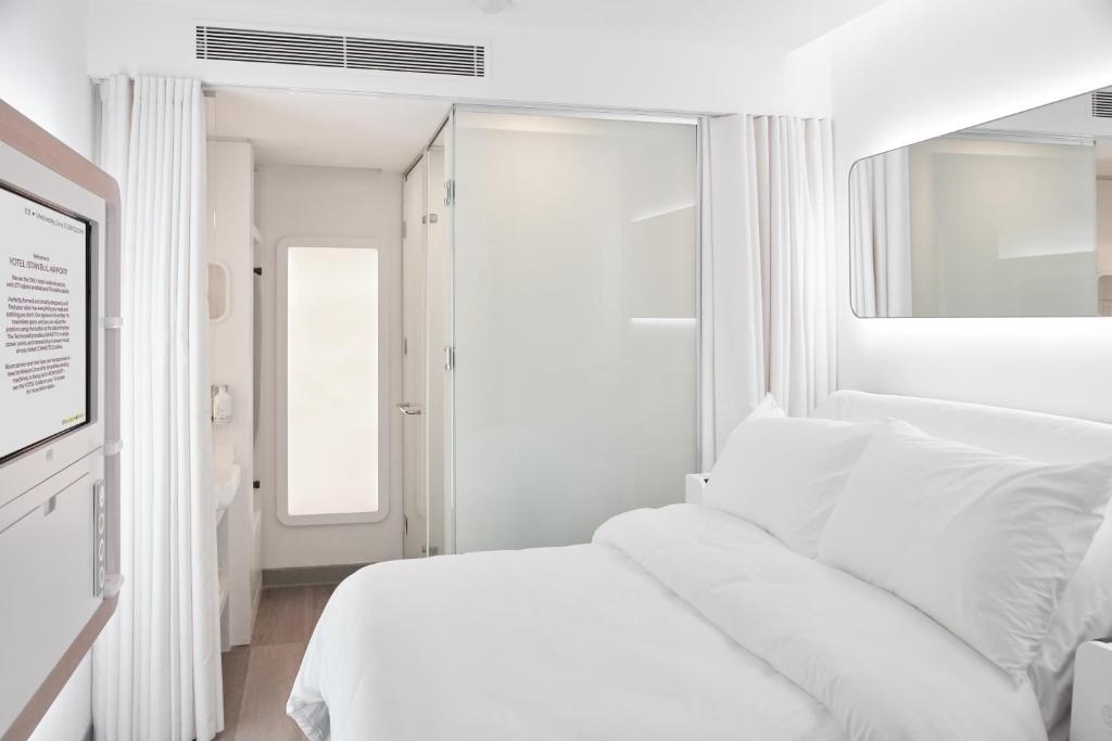 YOTEL Istanbul Airport City Entrance - image 2