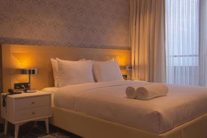 Four-G Hotel - image 18