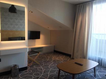 Four-G Hotel - image 7