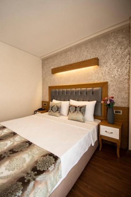 Eliza Hotel - image 19