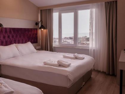 The Lola Hotel - image 17