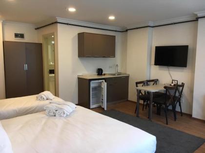 Modern Suites - image 9