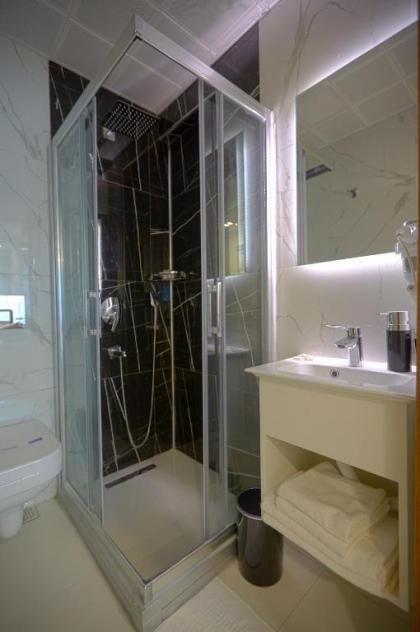 Kartal Palace Taksim Square FAMİLY HOTEL - image 3