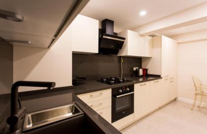 Amazing Triplex Apartment By Deniz Suites - image 2