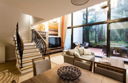 Amazing Triplex Apartment By Deniz Suites - image 3