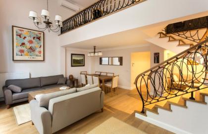Amazing Triplex Apartment By Deniz Suites - image 6