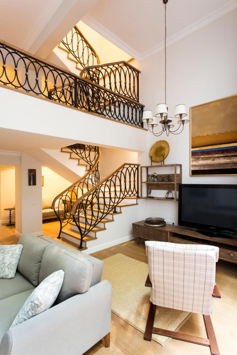 Amazing Triplex Apartment By Deniz Suites - image 7