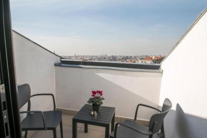 Elm Suite Hotel - image 3