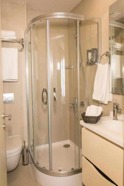 Elm Suite Hotel - image 7